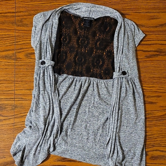 Gray Short Sleeve Caridgan with Black Lace Back Detailing - Button Tabs - Picture 6 of 8